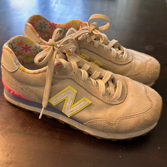 New Balance sneakers - Picture 1 of 6